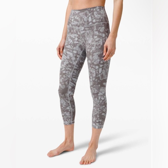 lululemon athletica Pants - Lululemon Wunder Under High Rise Leggings Jacquard Starlight Grey Fog Size 6